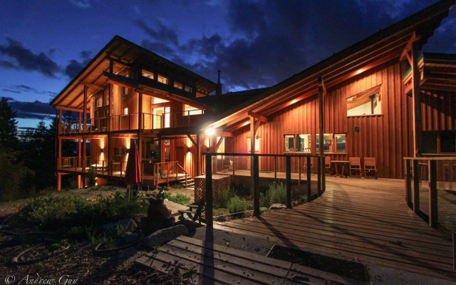 Myra Canyon Lodge + Ranch