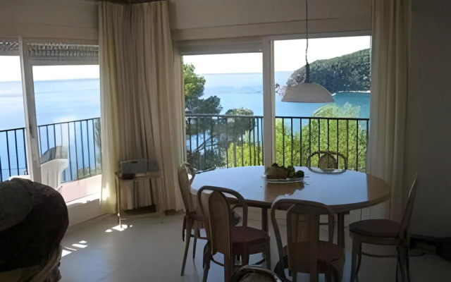 Apartamentos y Bungalows Cala Llevadó