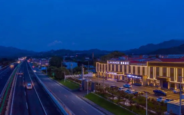 Zunhong international Hotel (Beijing Yanqing Badaling Great Wall Store)