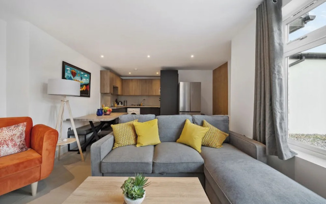 Sebright House