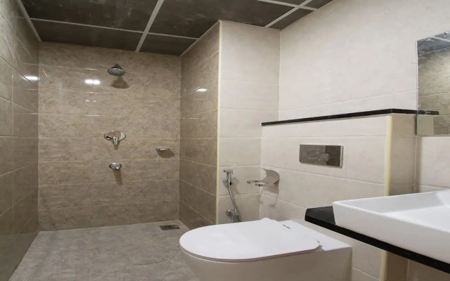 Capital O 23618 Hotel Royal Benza