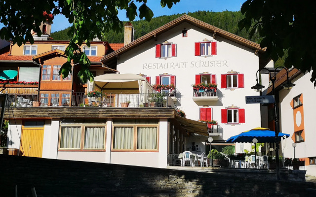 Hotel Schuster