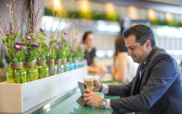 Raouche Arjaan by Rotana Hotel