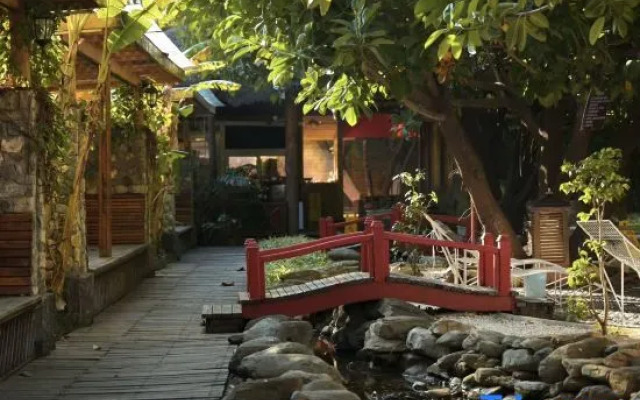 Putuoquan Hot Spring Resort