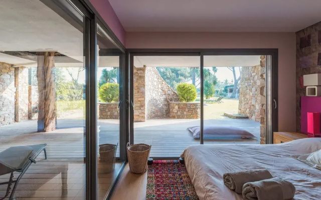 Elegant Villa Overlooking Gaou Bay