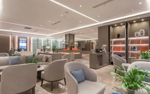 World Hotel (Qingdao Stone Old Beach International Convention and Exhibition Center)
