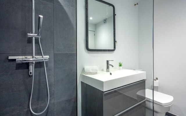 Stunning 3BR Terrace Apartment Best location Ref 124