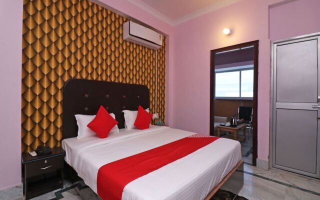 OYO 33471 Hotel Magadh Empire