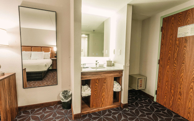 Wyndham Garden Williamsburg Busch Gardens Area