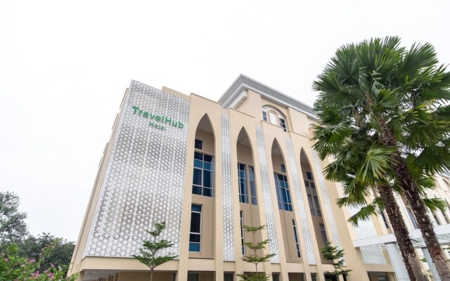 Travel Hub Hotel Kualanamu Airport