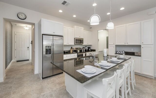 134fr 5 Bedroom Townhouse