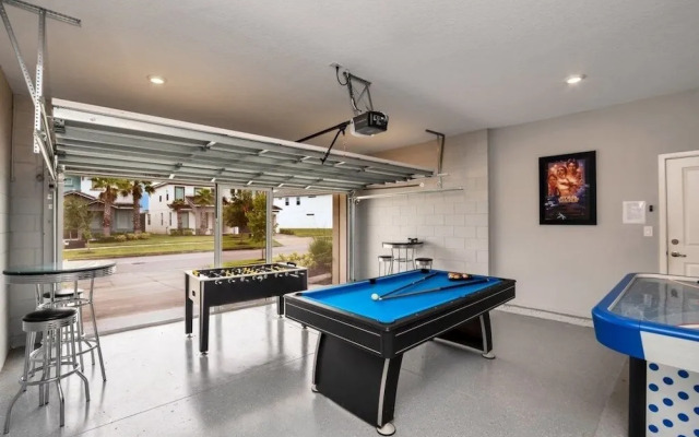 498mb 8 Bedroom Villa by Redawning