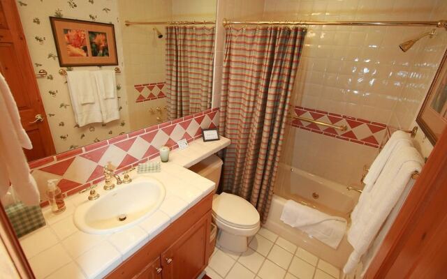 Townhome in Beaver Creek with Mountain View by RedAwning