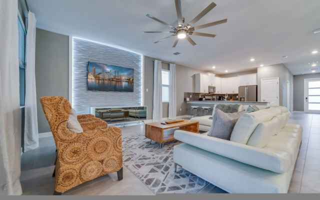 9 Bedroom Family Friendly Retreat -Champions Gate, Davenport