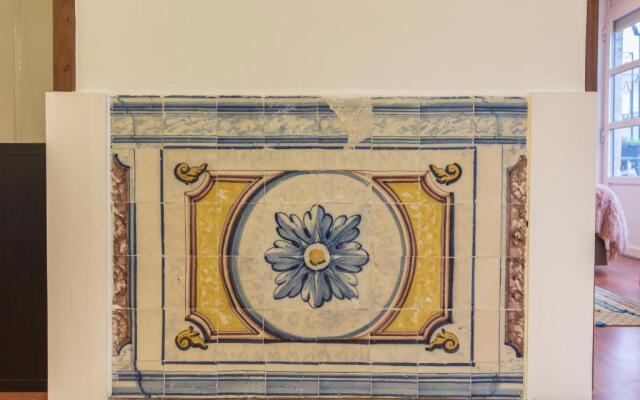 Charming Chiado 2Bedr W/Balcony And View