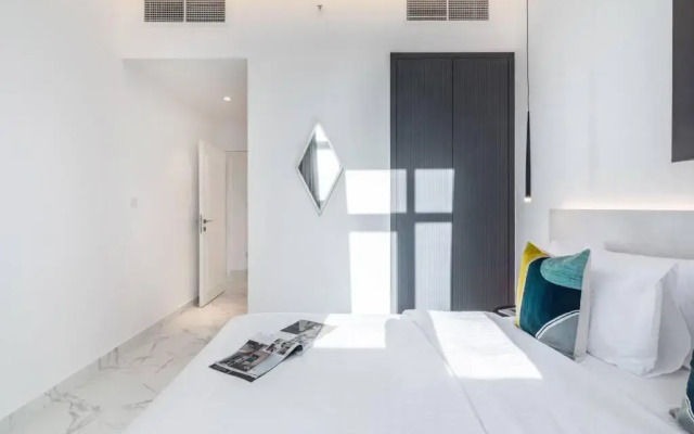 Wonderful 2BD with full Dubai marina view