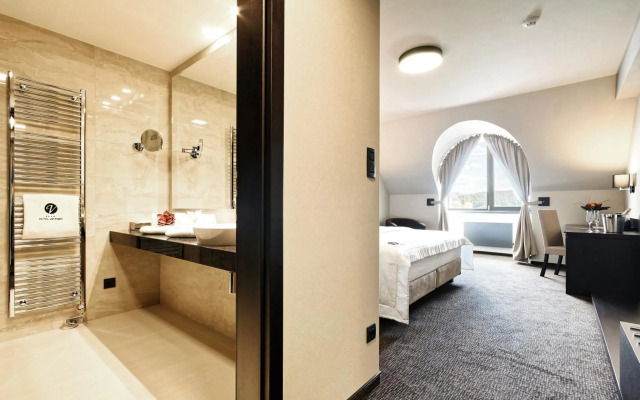 Hotel Victory