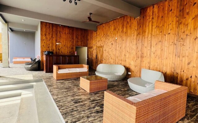 Mazarine Surf Suites