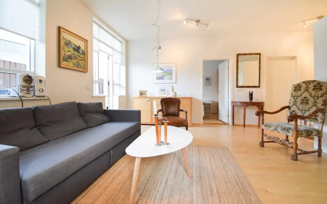 Apartment Þ6