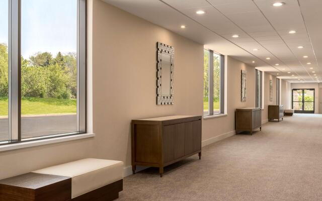 Embassy Suites by Hilton Milwaukee Brookfield