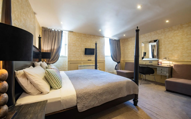 Grove House Hotel