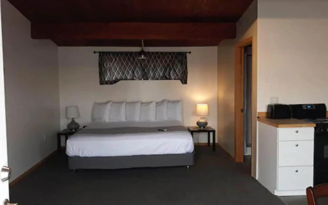 The Pioneer Motel