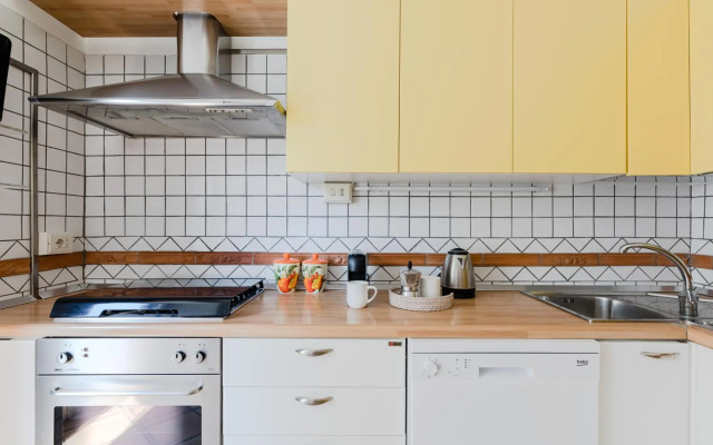 Classic apartment near the Colosseum