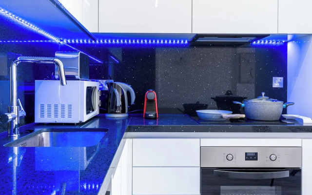 Olympus Stylish 2-BR Apt in Larnaca