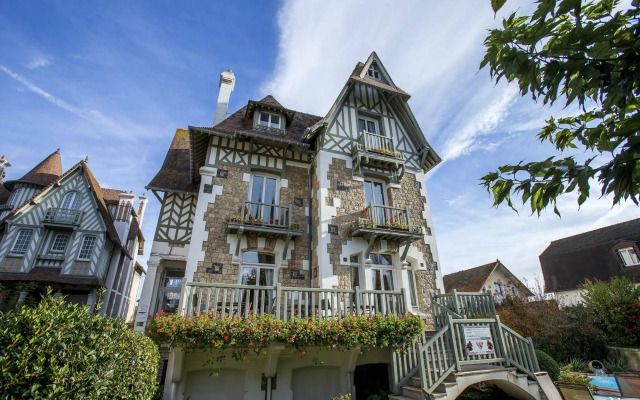 Villa Augeval Hôtel & Spa