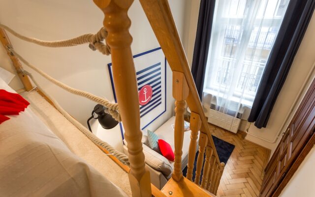 Jokai 3 Apartment