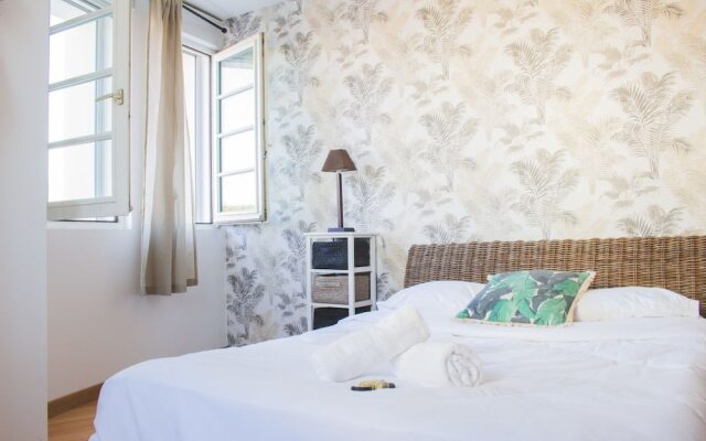 Large Apartment Saint Martin District