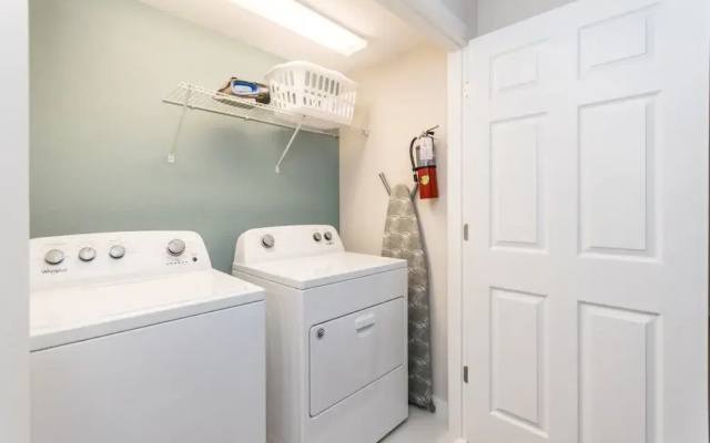 1600cpc 4 Bedroom Townhouse by RedAwning