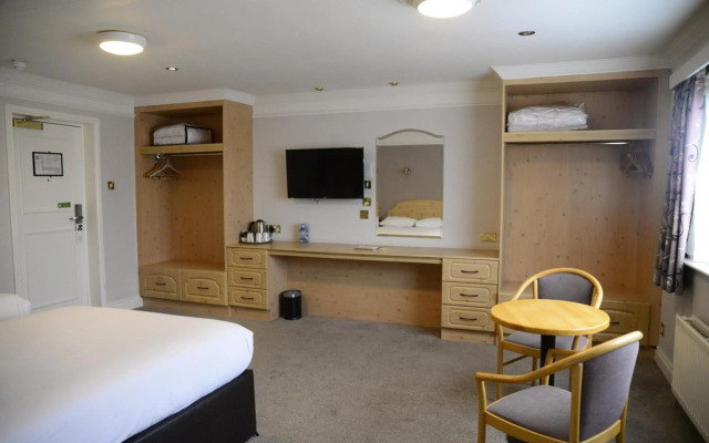 Hibernian Hotel & Leisure Centre