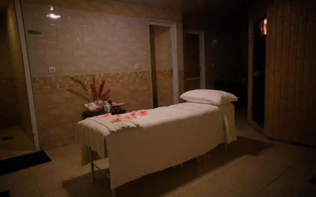 7 Wonders Hotel