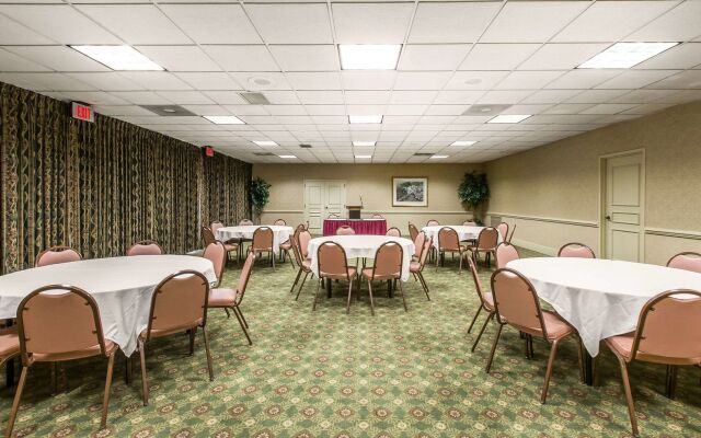 Quality Inn & Suites McDonough South I-75