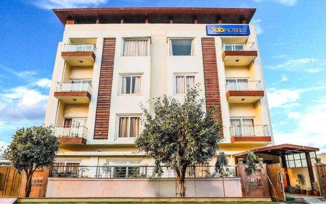 FabHotel Zineb
