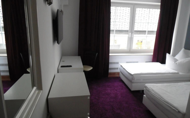 Rheinmetropole Hotel