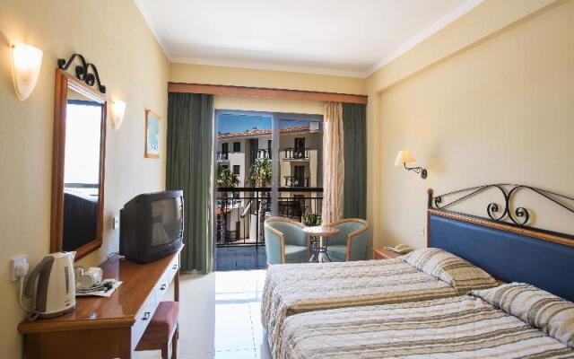 Tsokkos Gardens Hotel & Hotel Apartments