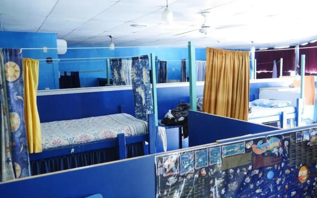 Atlantis Backpackers – Guest Rooms – Picton