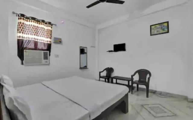 Goroomgo Shiv Ganga Guest House Varanasi