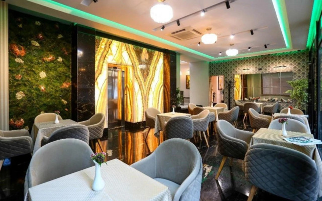Emerald Boutique Hotel