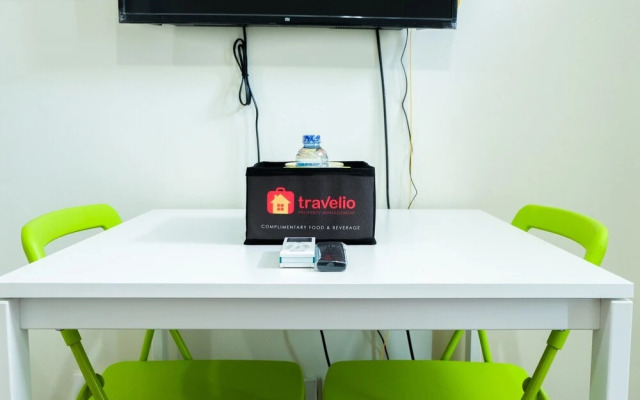 Relax Studio Apartment at Puri Orchard