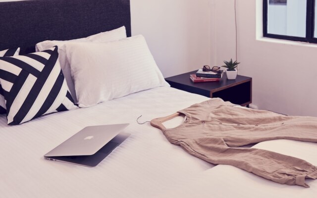 LetsBunk Poshtel & Suites