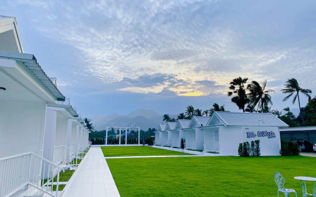 The White Resort