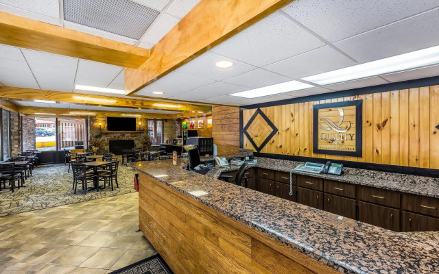 Quality Inn Creekside - Downtown Gatlinburg