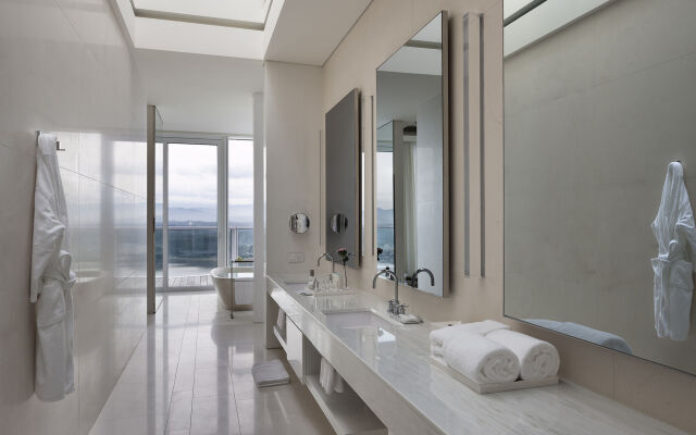 SEAMARQ Hotel