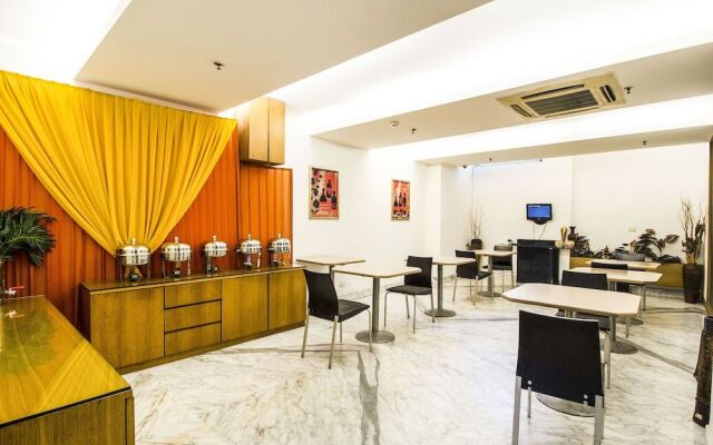 FabHotel Raj Darbar Iffco