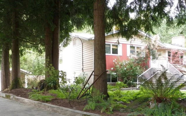 Riverbend Guest House