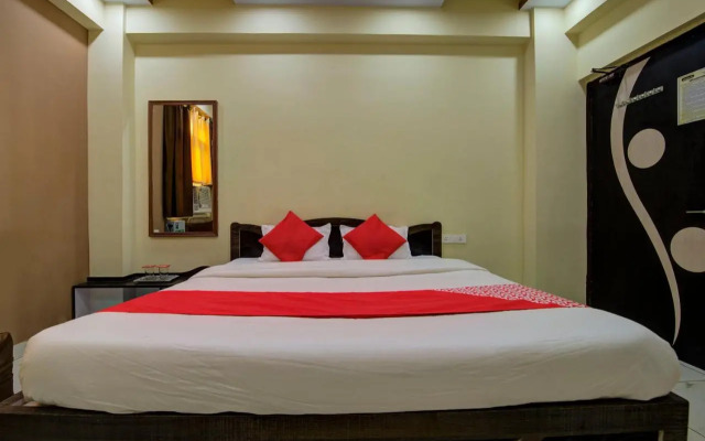 OYO 166 Madhuram