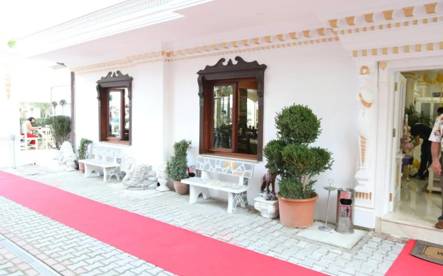 Pavarsia Beach Hotel